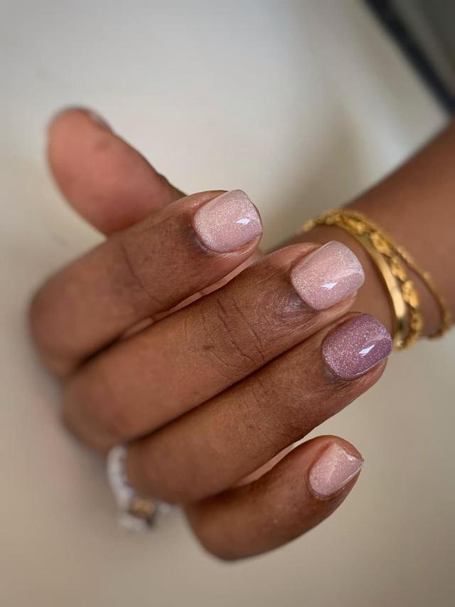 Short blush shimmer manicure